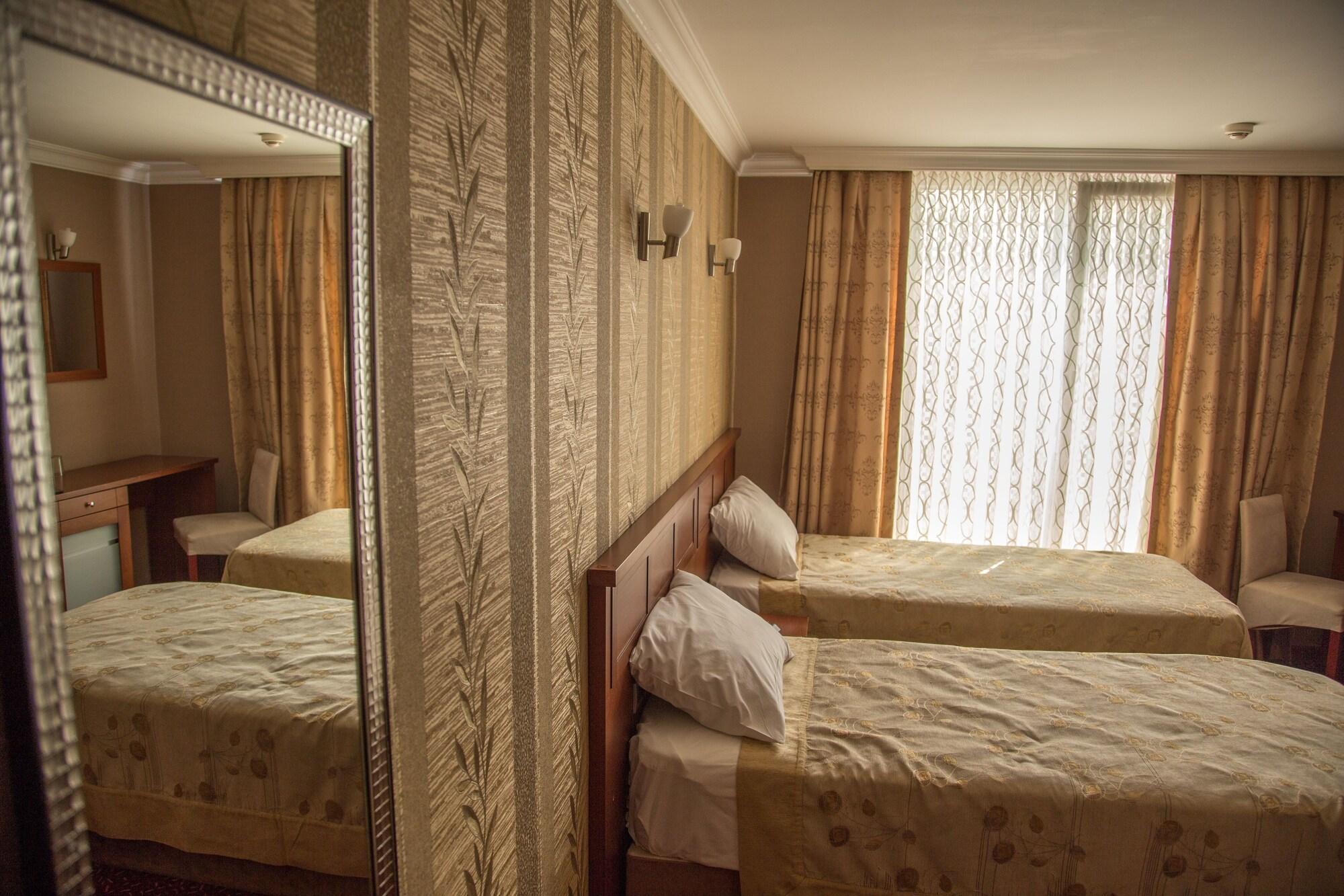 Grand Merin Airport Hotel Истанбул Екстериор снимка