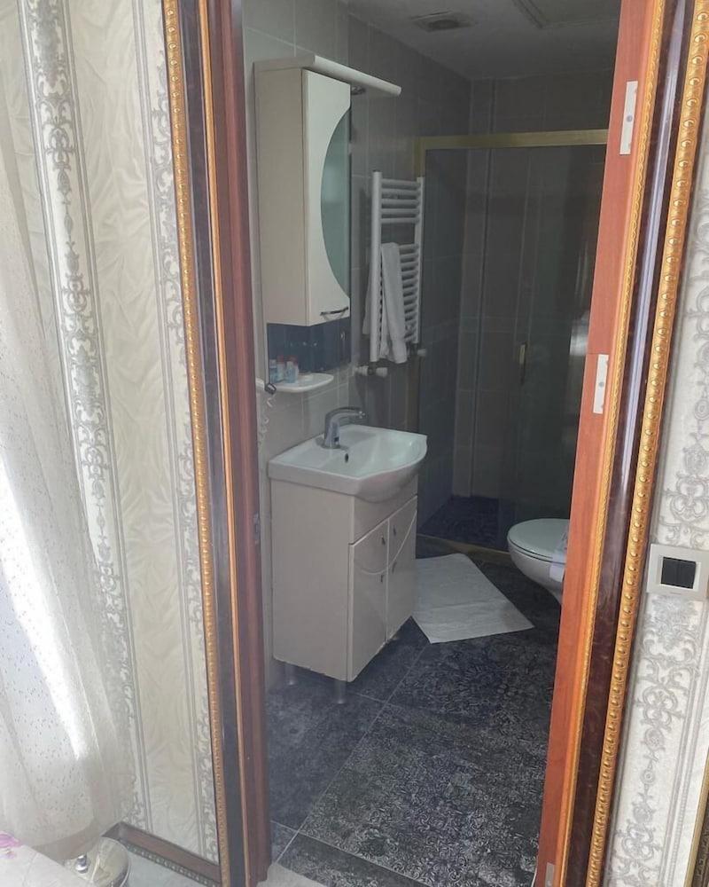 Grand Merin Airport Hotel Истанбул Екстериор снимка