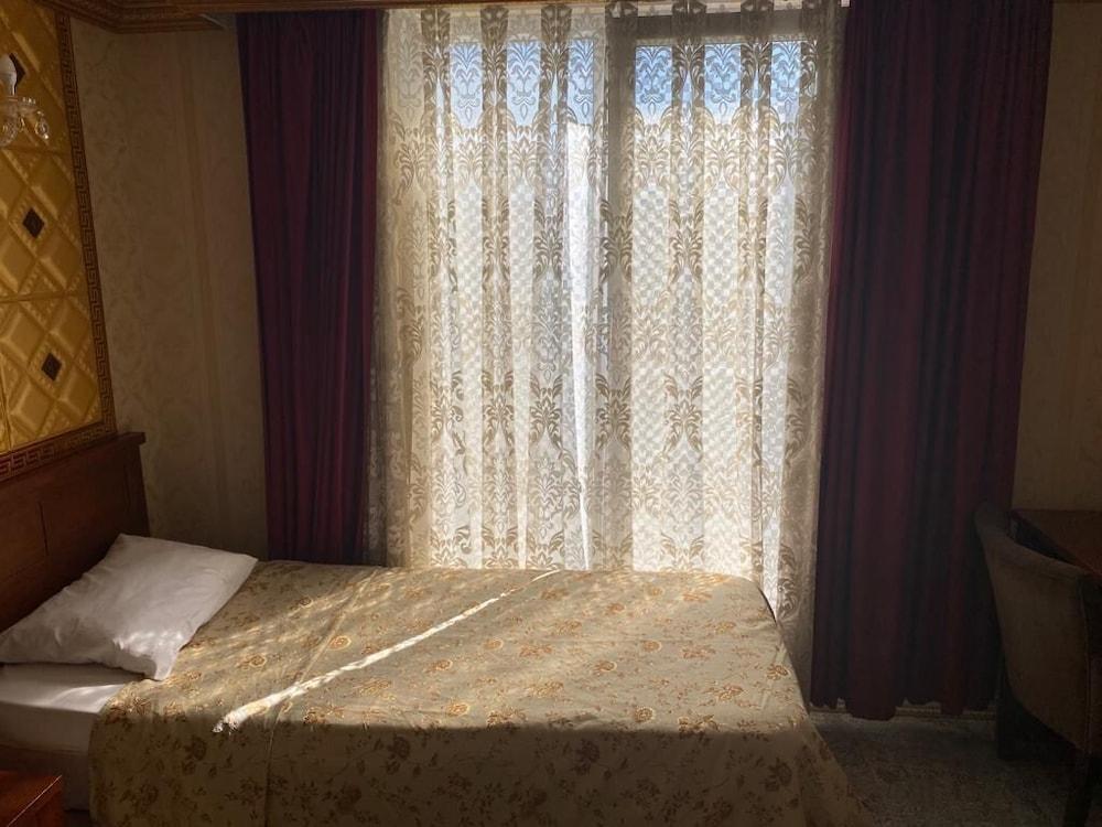 Grand Merin Airport Hotel Истанбул Екстериор снимка
