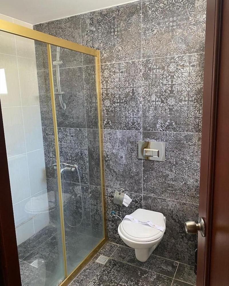 Grand Merin Airport Hotel Истанбул Екстериор снимка