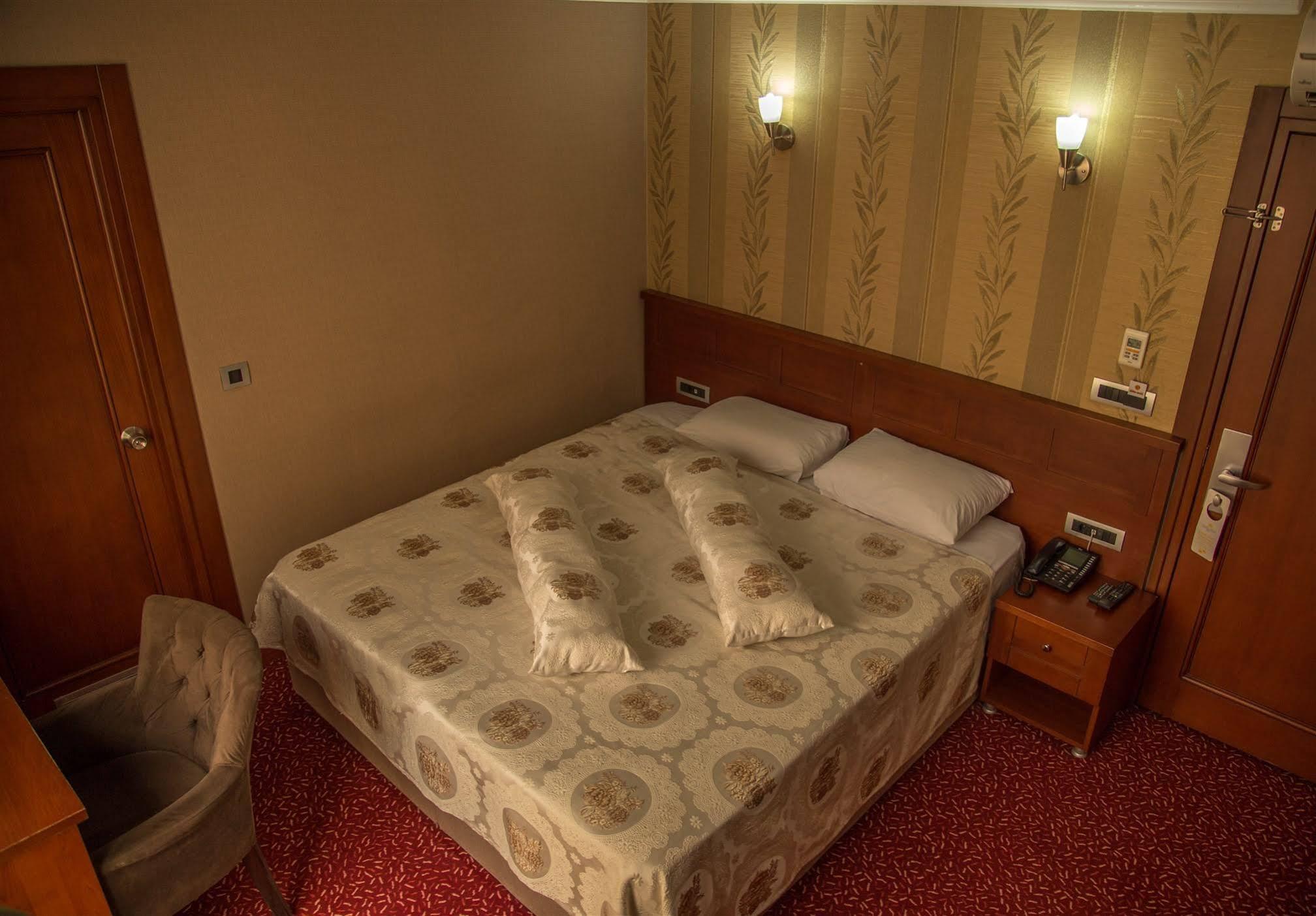 Grand Merin Airport Hotel Истанбул Екстериор снимка